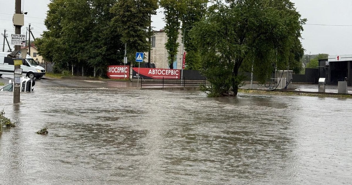 Злива у Львові