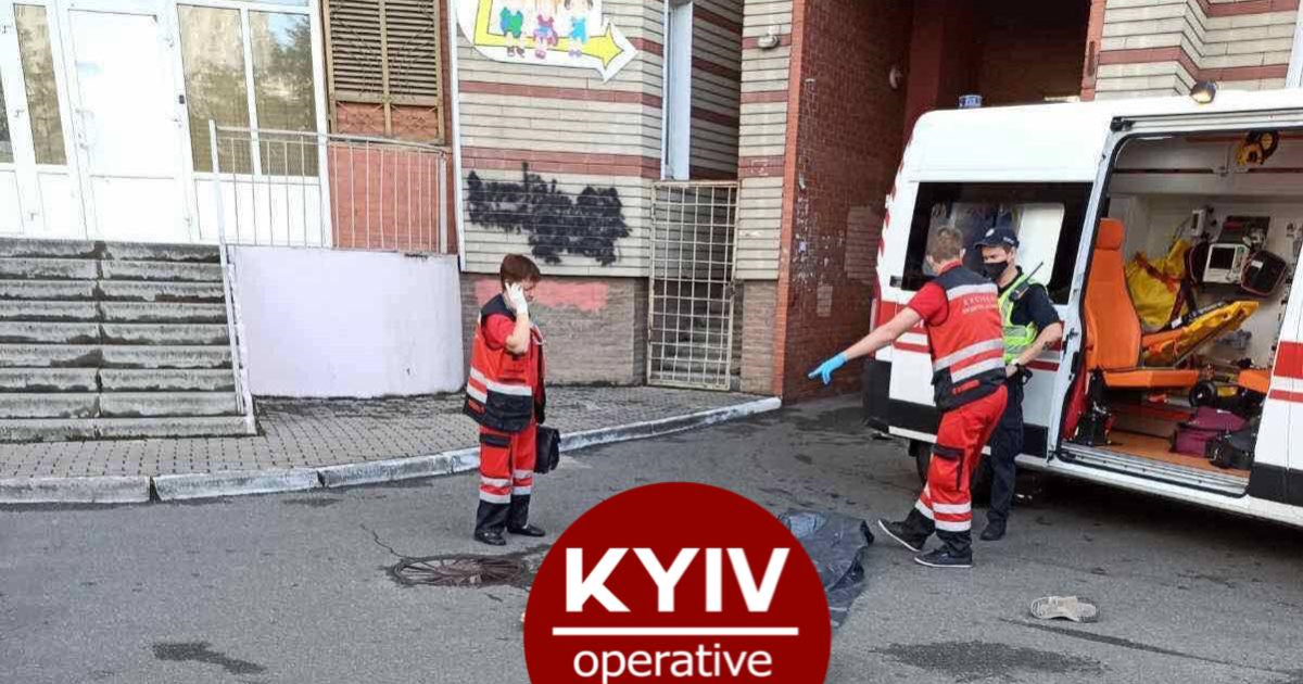 У Києві на Позняках з вікна випав молодий чоловік