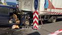 В Киеве легковушка с двумя военными на скорости влетела в припаркованный грузовик, есть погибшие