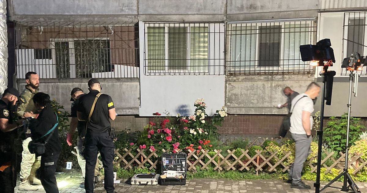 У Дніпрі чоловік з вікна кинув гранату в дітей, пролунав вибух: фото, відео