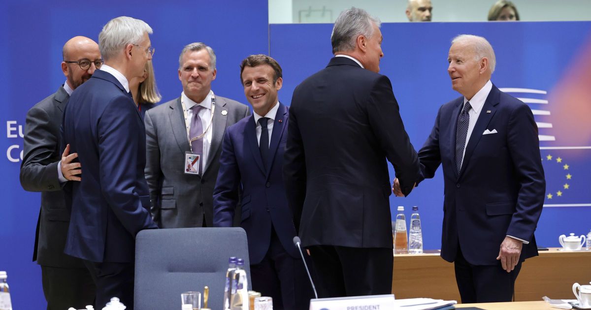 На саміті ЄС разом з Байденом вирішували, що ще зробити задля зупинення війни Росії проти України