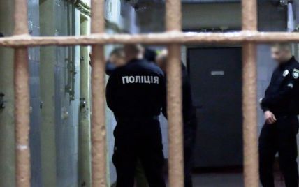 В Тернополе голый мужчина убегал от полиции: что произошло