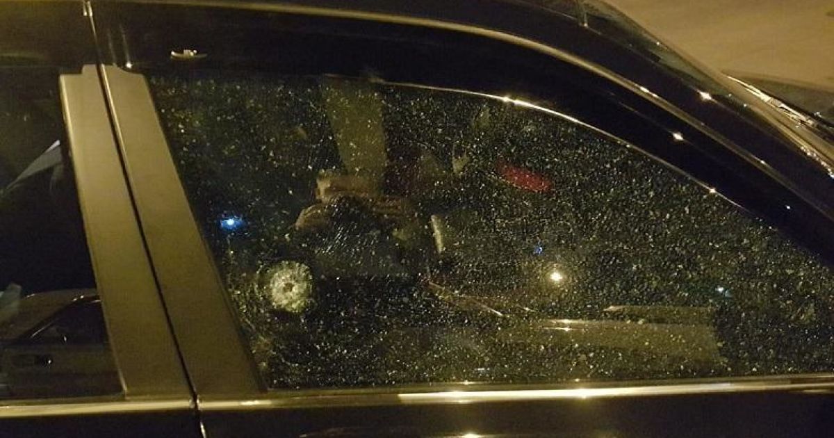 "Обурився, що його підрізали": поліція прокоментувала нічну стрілянину по машині у Києві