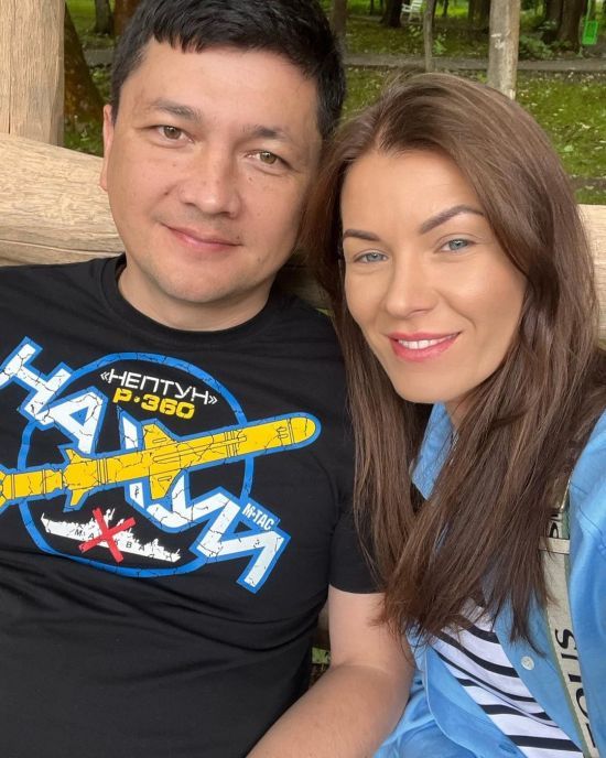 Дружина Віталія Кіма повернулася до Миколаєва: політик показав, як зустрічав кохану