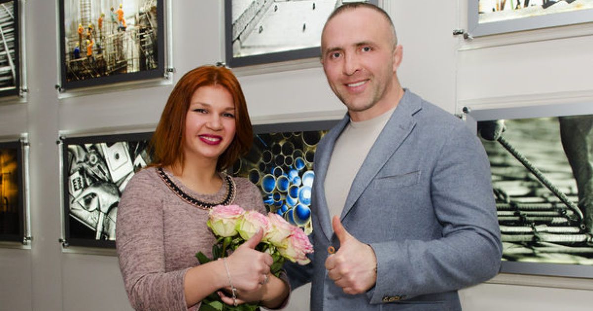 Победительница розыгрыша квартиры от DIM group подписала документы на квартиру