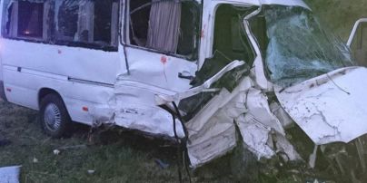 На Львовщине столкнулись два микроавтобуса. Есть погибший