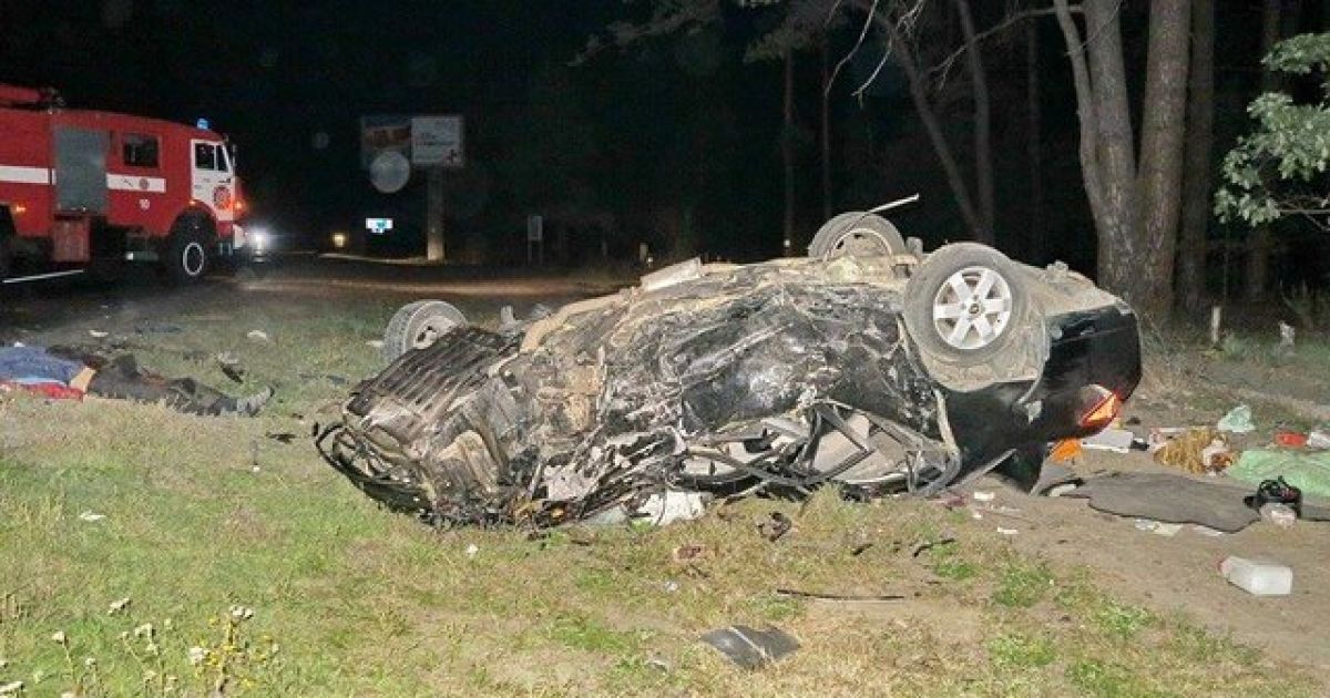 У нічній ДТП в Києві загинуло двоє чоловіків