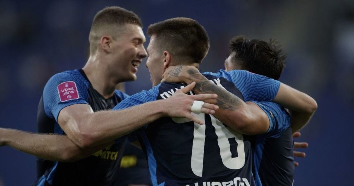 Помог гол Довбика: "Днепр-1" выиграл у "Мариуполя" и стал лидером УПЛ