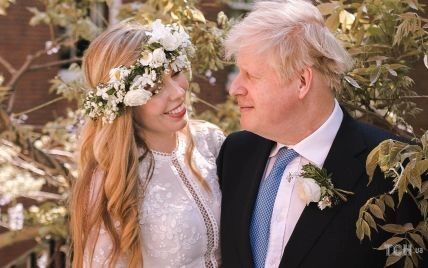 Одежда в аренду и отсутствие детей Джонсона: подробности свадьбы премьер-министра Великобритании