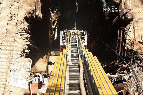 Последствия российского удара по Днепру 23 апреля