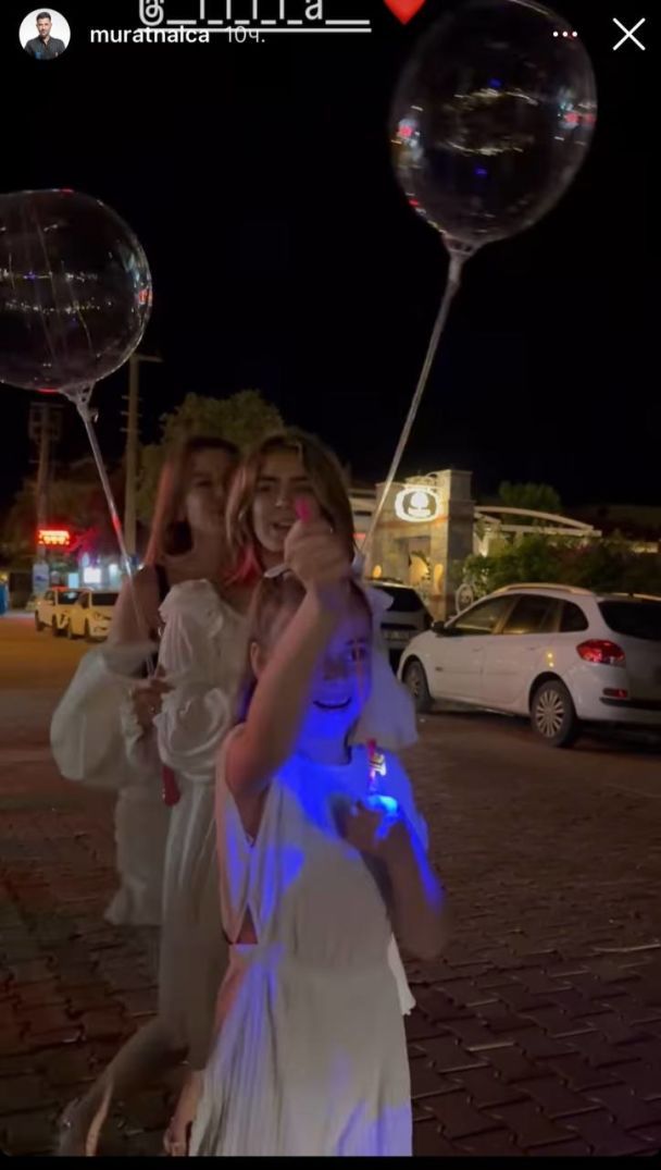 Жена Мурата Налчаджиоглу с дочерью и дочерью мужа / © instagram.com/muratnalca