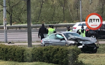 В Киеве водитель BMW на большой скорости сбил насмерть пожилую женщину