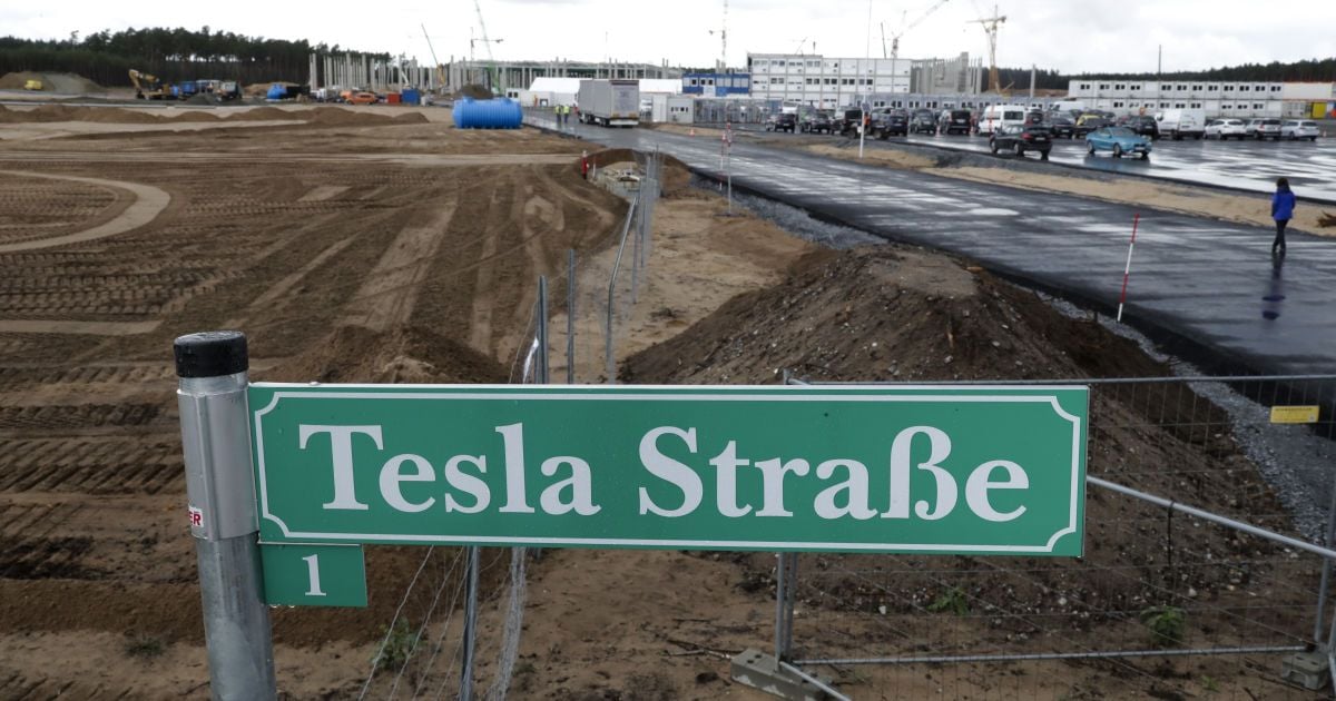 Ілон Маск показав швидкість будівництва гігафабрики Tesla в Німеччині: відео