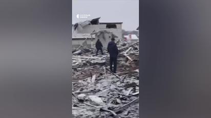 Ракетний удар по передмістю Києва: у Мережі показали величезну вирву