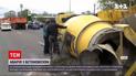 Новости Украины: в столичной Борщаговке из-за пьяного водителя перевернулась бетономешалка