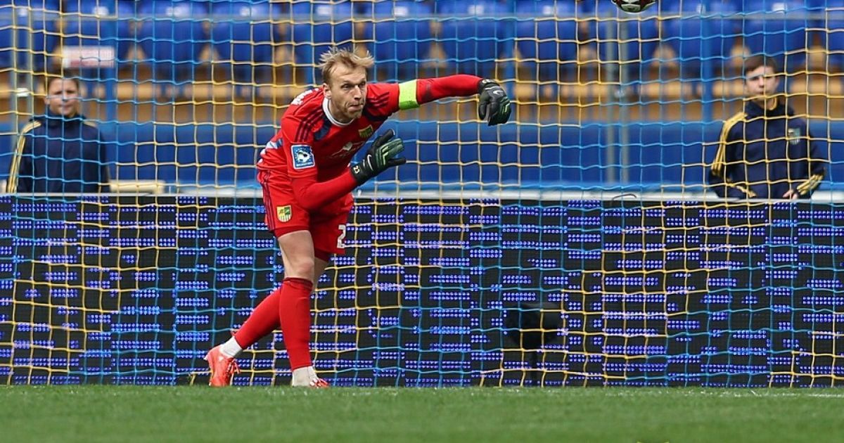 Погорілий пропустить два матчі