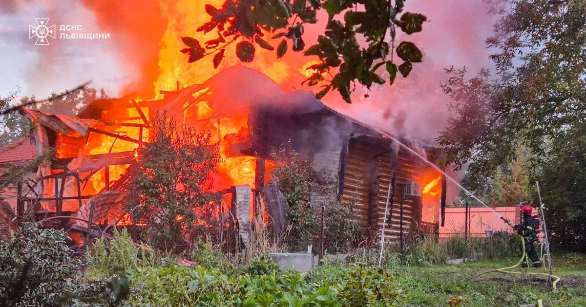 Пожар во Львове из-за атаки 21 августа