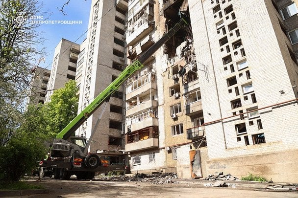 Последствия российского удара по Днепру 23 апреля