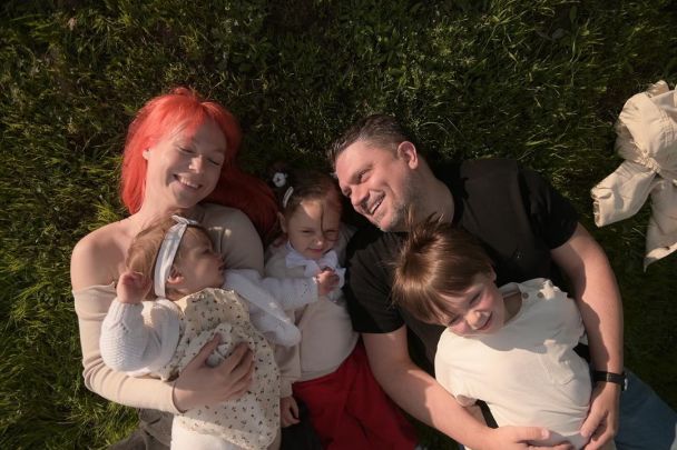 Світлана Тарабарова з чоловіком та дітьми / © instagram.com/tarabarova