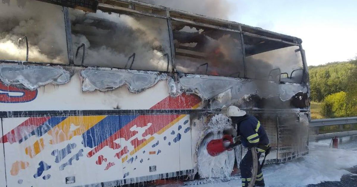 На трасі Київ — Одеса згорів пасажирський автобус