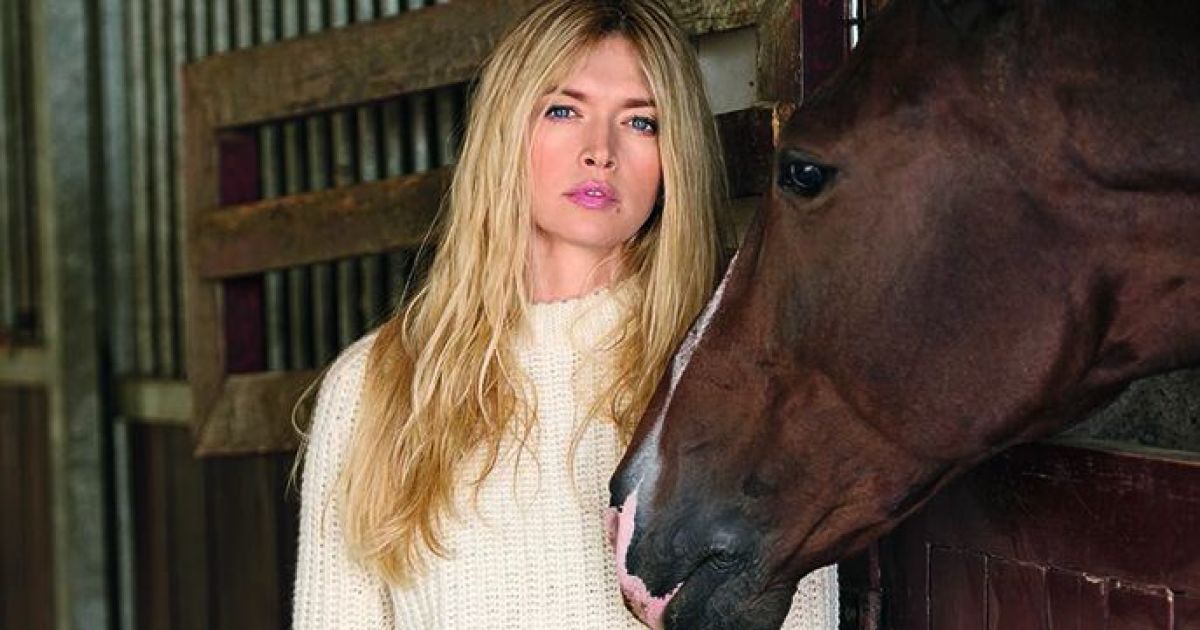 Брежнева снялась в фотосете с дочкой / © ok-magazine.ru