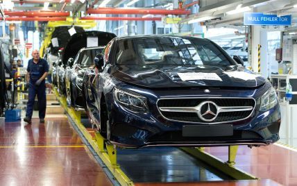 Mercedes оштрафовали почти на миллиард долларов за "халатность"