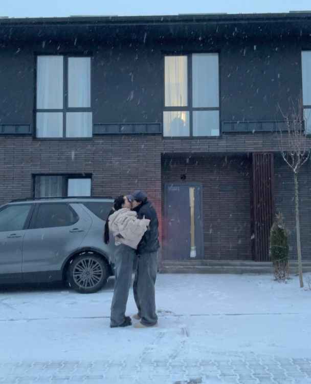Евгений Кот с семьей переехал в новый дом / © instagram.com/tatarintseva_official
