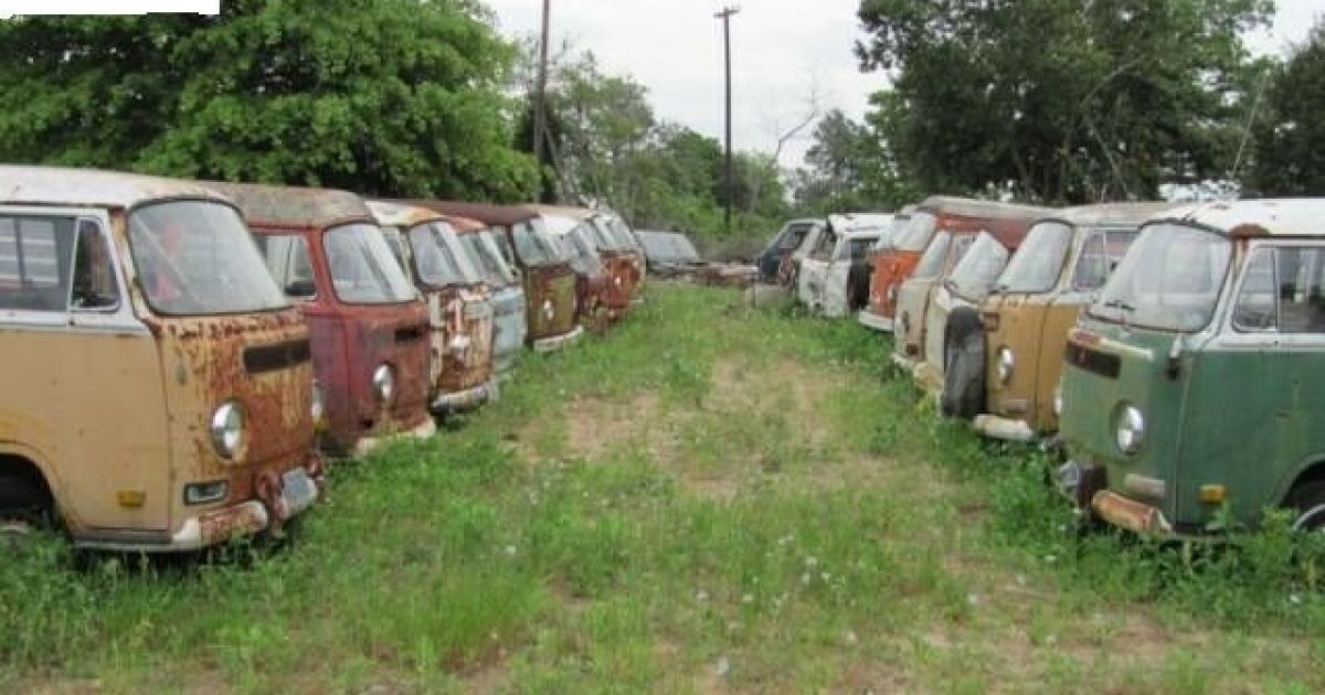 В Канаде 55 культовых фургонов Volkswagen продают за $350 тысяч