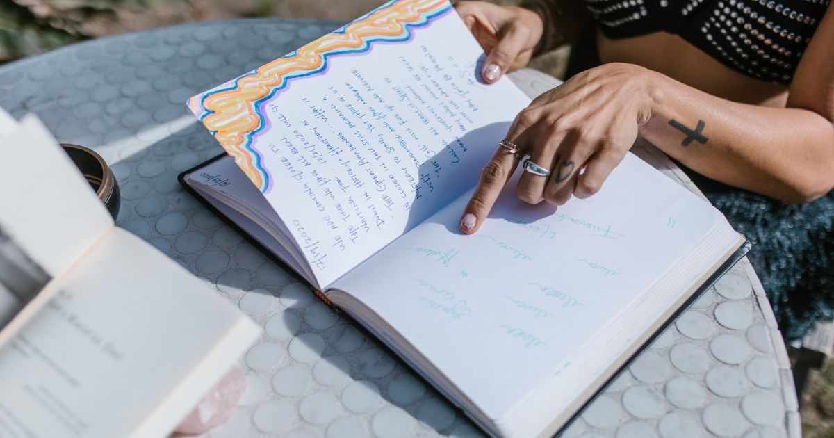 Гороскоп на 9 января для всех знаков зодиака по картам Таро.