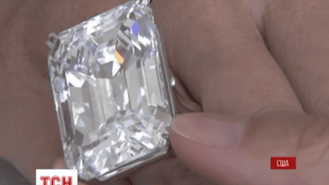 Ідеальний діамант продадуть на аукціоні Сотбіс