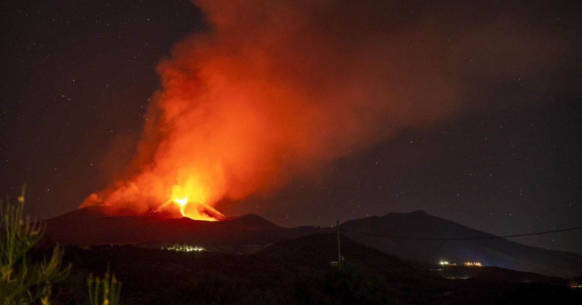 Impending Iceland Volcanic Eruption: Experts Warn of Imminent Threat