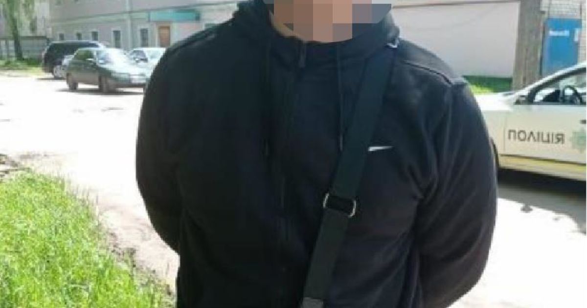 У Києві двоє знайомих побили та обікрали чоловіка і втекли на його автівці