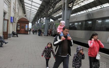 Между Харьковом и Львовом планируют запустить прямой скоростной поезд и сократить час в дороге в два раза