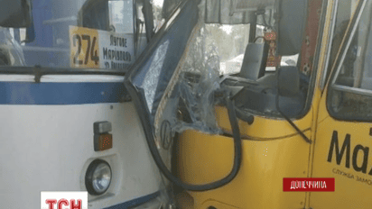 Після аварії у Маріуполі госпіталізували  9 людей