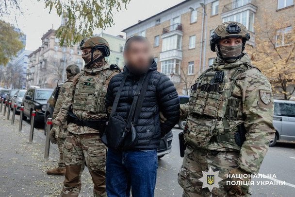 У Києві затримали «родича Єрмака», який за 100 тисяч доларів обіцяв роботу в ОП / © Національна поліція України