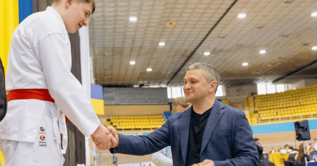 Василь Костюк підтримав дитячу резервну збірну України з карате, яка здобула 13 медалей на Sofia Open 2026