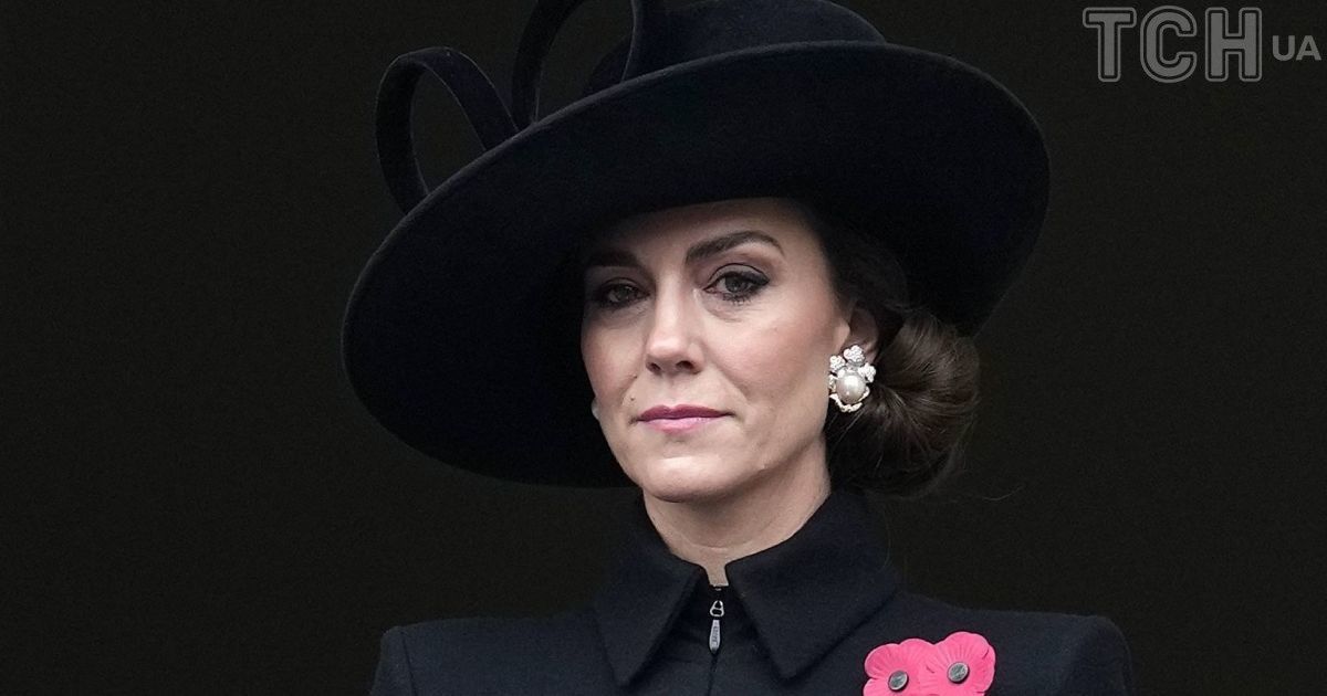 Принцесса Уэльская Кэтрин на службе у Кенотафа в 2023 году