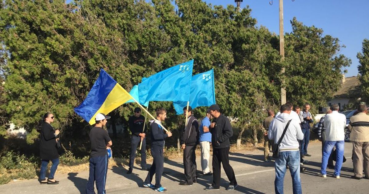 В Крыму стартовала бессрочная блокада полуострова. / © facebook.com/ayder.muzhdabaev