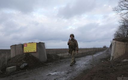 Ситуация на Донбассе: в результате обстрелов ранения получил украинский военный