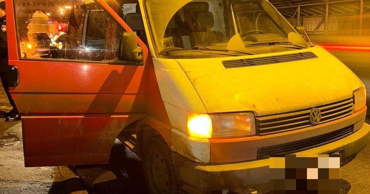 Бус ТЦК, из которого "освобождали" мобилизованного