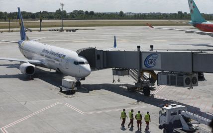 Защита от коронавируса: для самолетов из Китая могут открыть отдельный терминал, а больницы готовят закрытые боксы