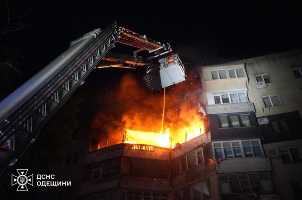 ГСЧС: в Одессе эвакуировали 50 человек из дома, который атаковал беспилотник