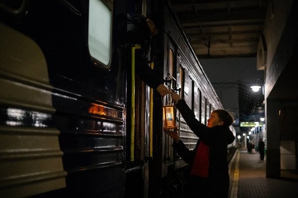 Вифлеємський вогонь миру вже в Києві.  / © Укрзалізниця