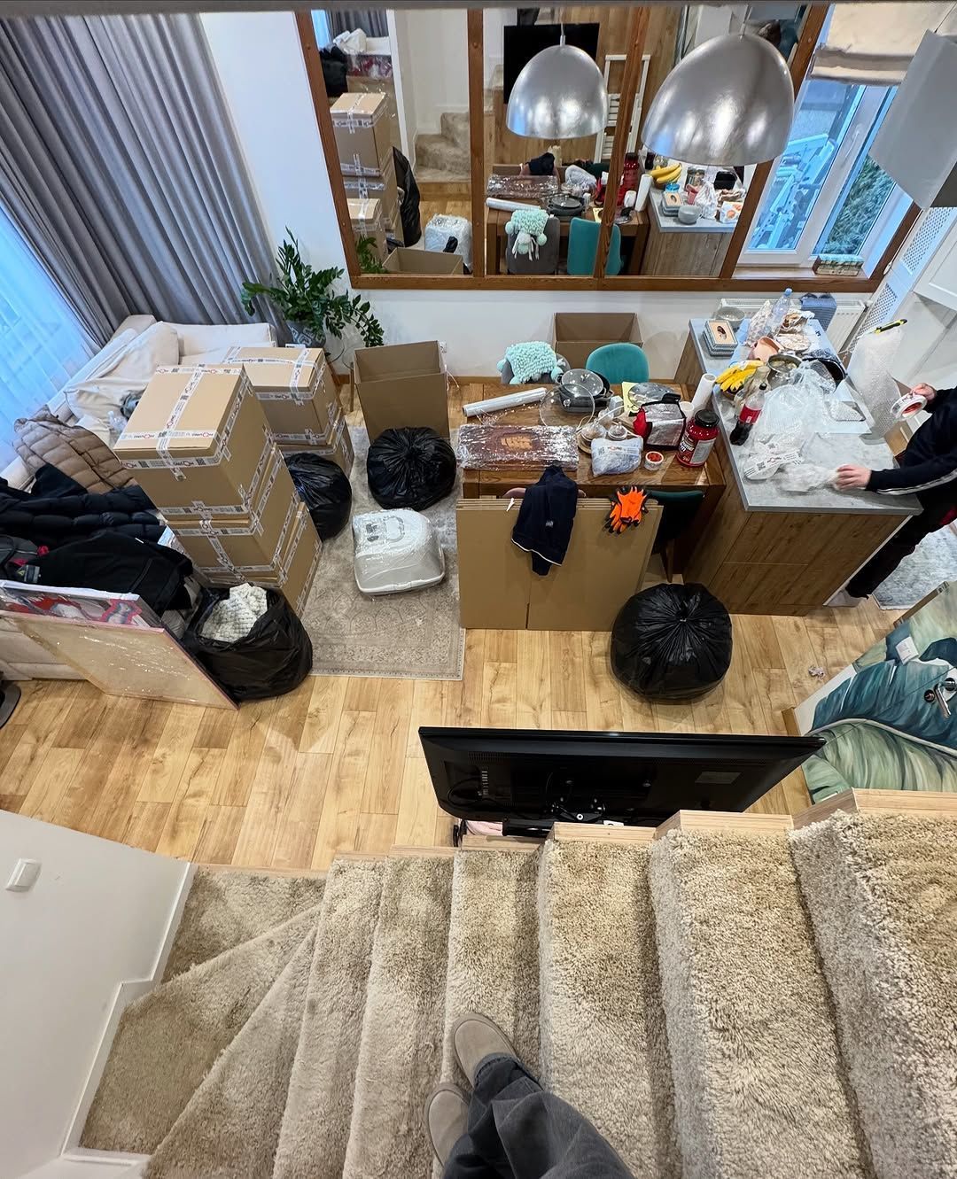 Евгений Кот с семьей переехал в новый дом / © instagram.com/tatarintseva_official