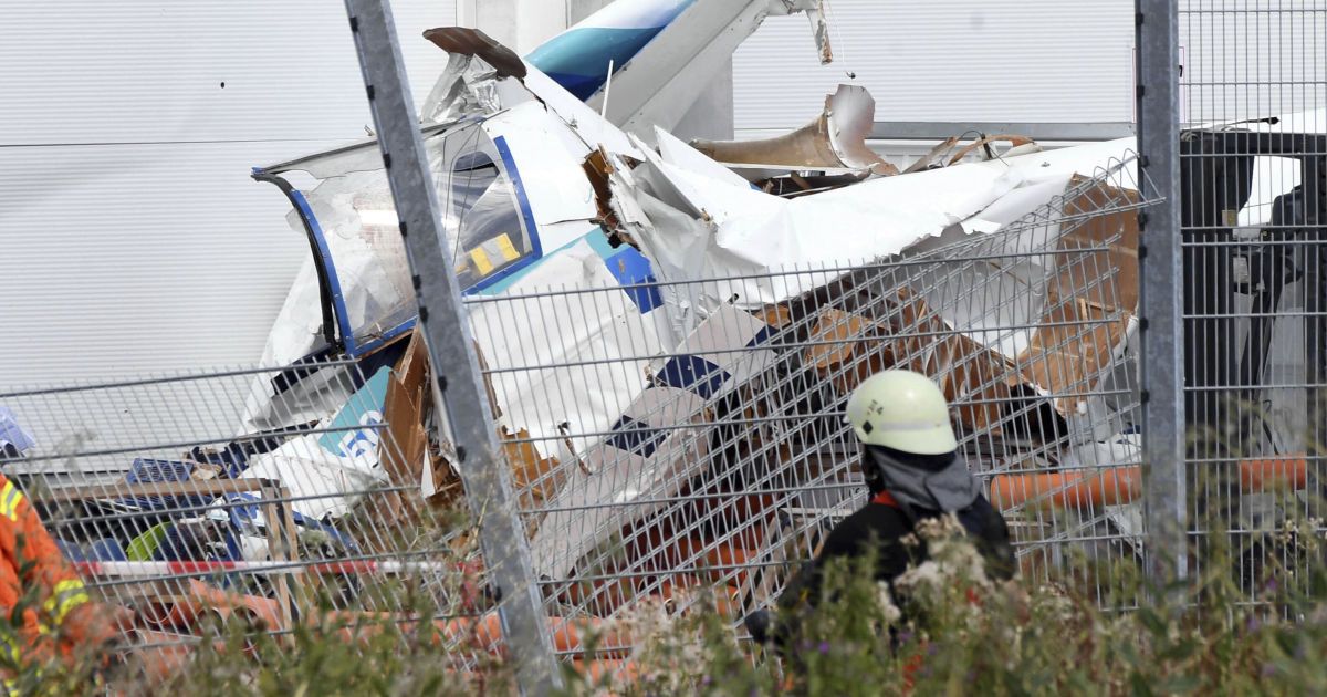 В Германии в гипермаркет врезался самолет, есть жертвы