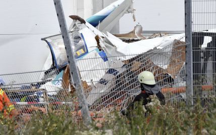 У Німеччині в гіпермаркет врізався літак, є жертви