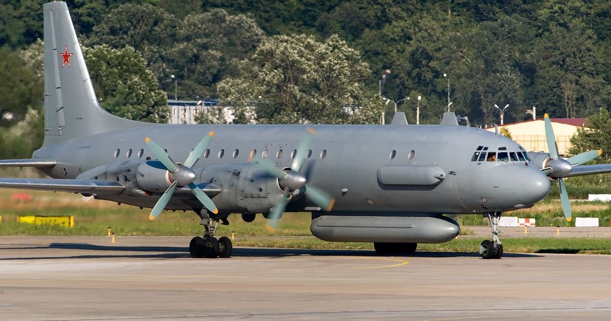 Российская боевая авиация "кружит" возле Мариуполя