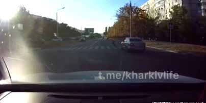 Сбил ребенка на "зебре" и не остановился: в Харькове водитель скрылся с места ДТП
