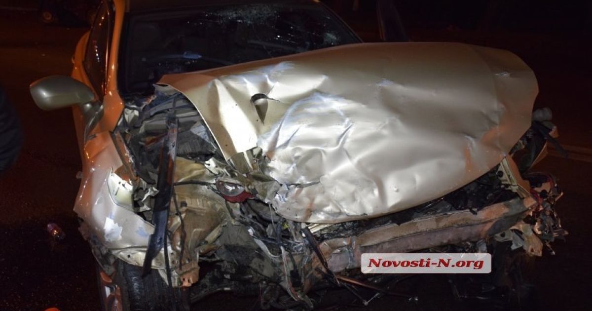Лексус врізався в таксі в Миколаєві_6 / © Novosti-N