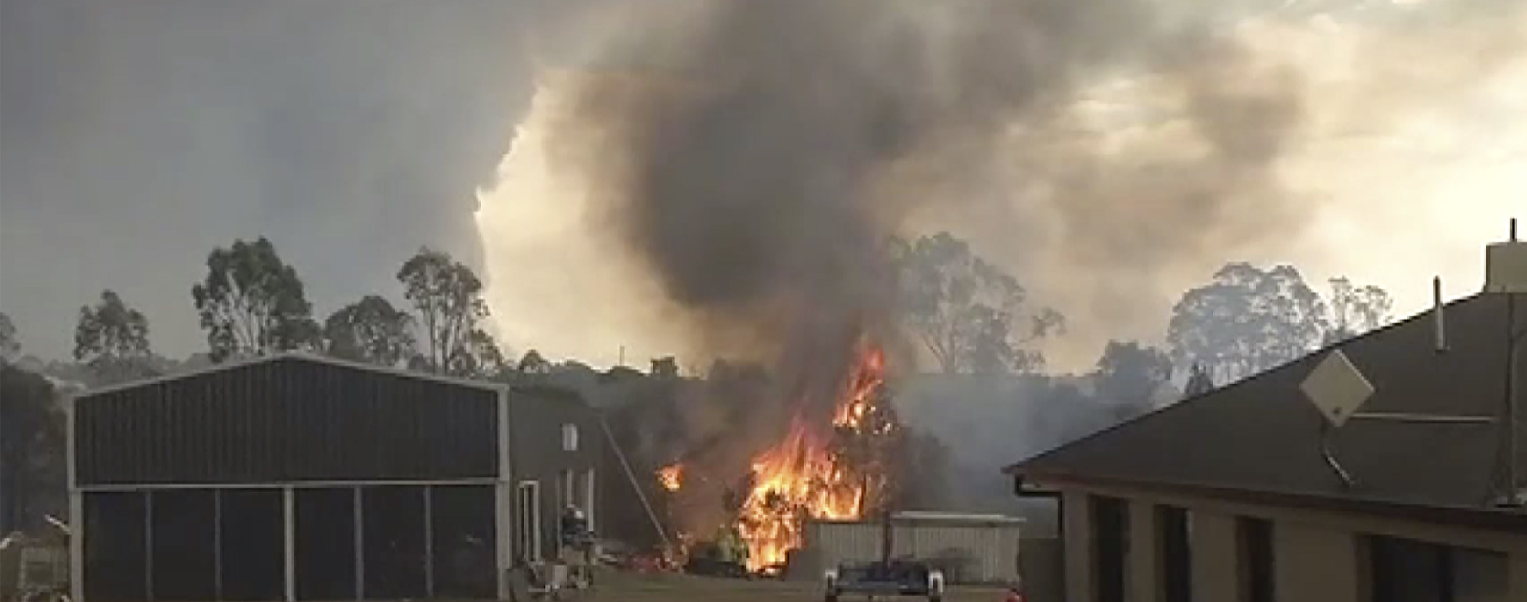 Количество погибших в пожарах в Австралии растет: известно о 24 жертвах